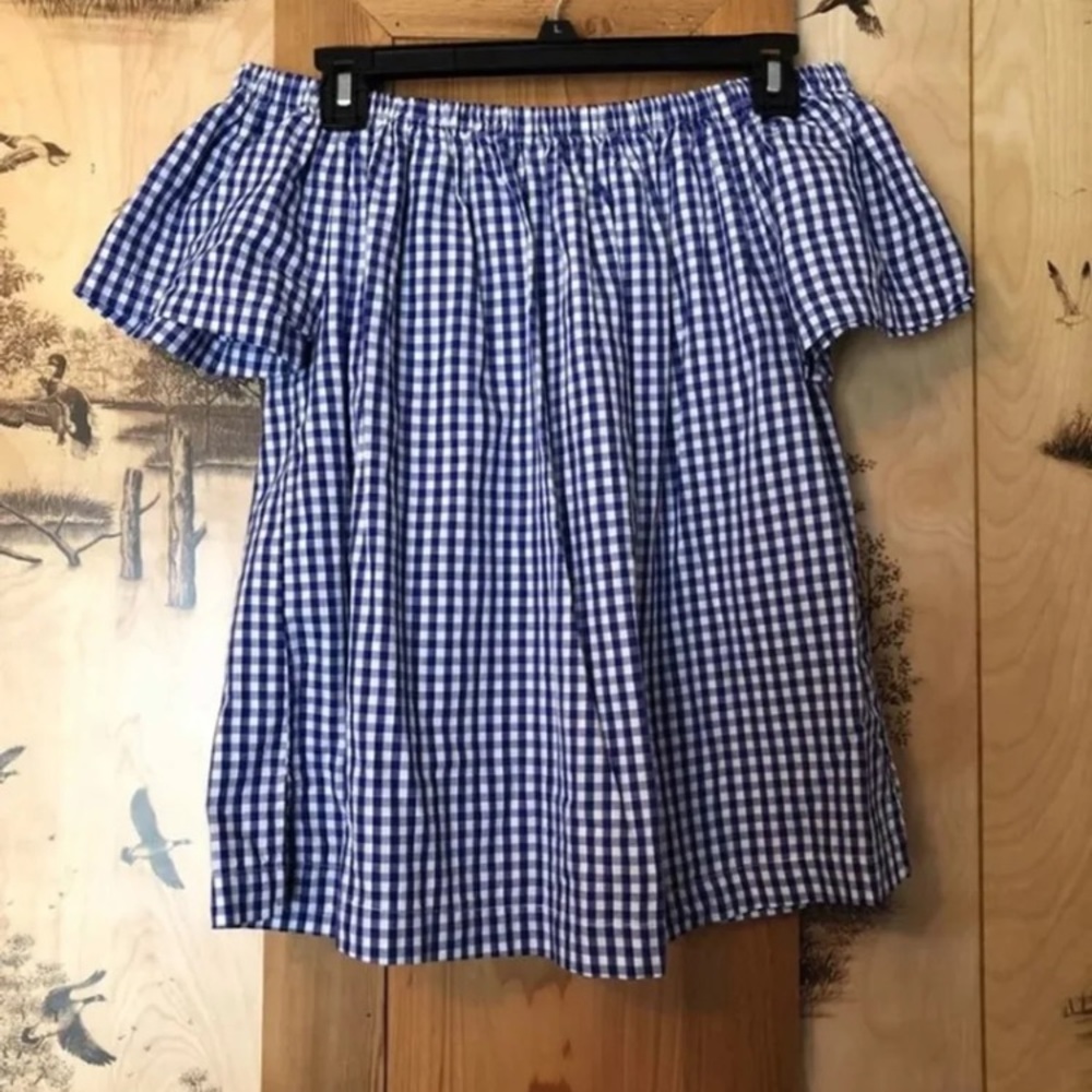 Cold shoulder plaid top